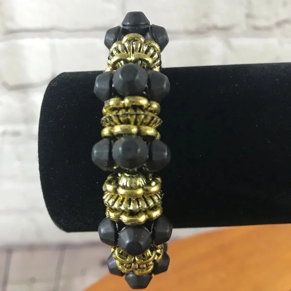 Lovely Black and Gold Fashion Beaded Stretch Bracelet - New with Tag - Picture 2 of 3
